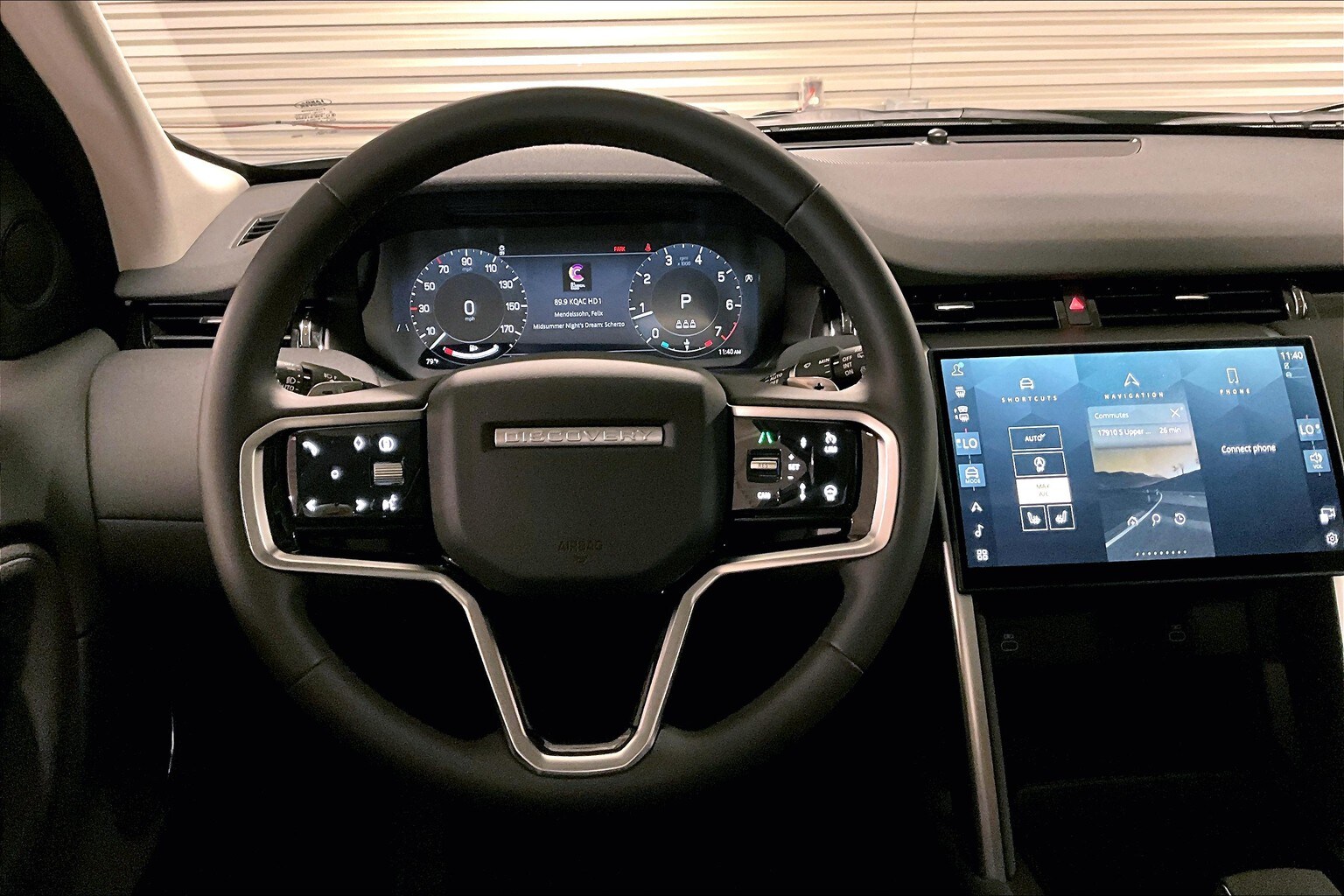 2025 Land Rover Discovery Sport S photo 4