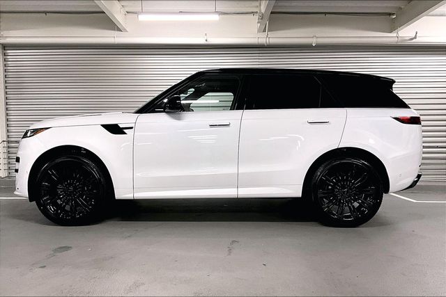 2026 Land Rover Range Rover Sport SE photo 3