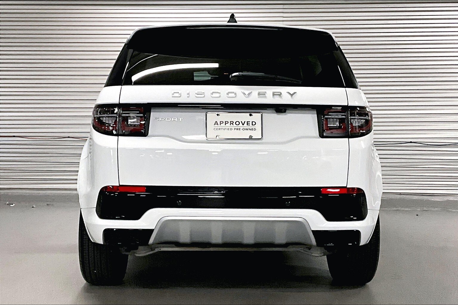 2025 Land Rover Discovery Sport S photo 2