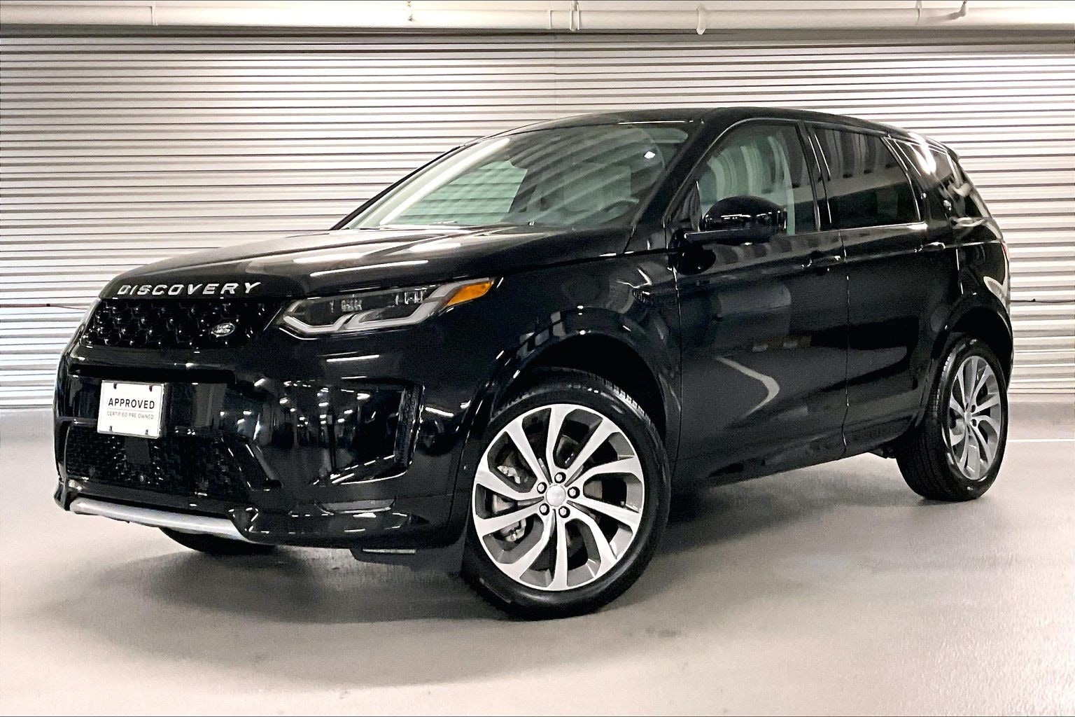 2025 Land Rover Discovery Sport S's photo