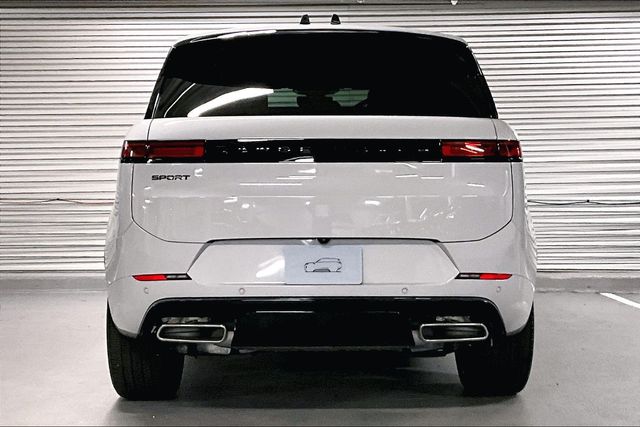 2026 Land Rover Range Rover Sport SE photo 4