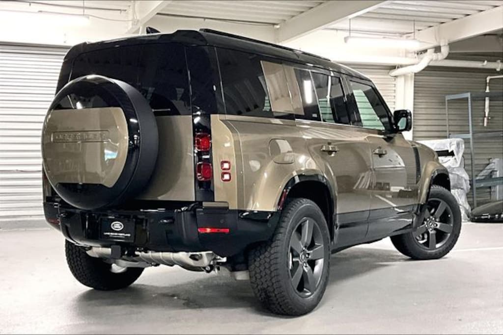 New 2025 Land Rover Defender 110 400PS X-Dynamic SE SUV