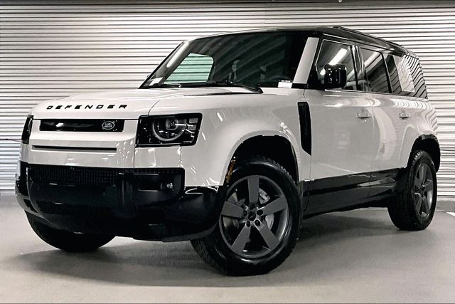 2026 Land Rover Defender 110 X-Dynamic SE P400's photo