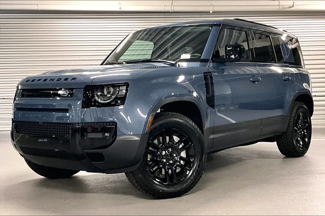 2026 Land Rover Defender S's photo