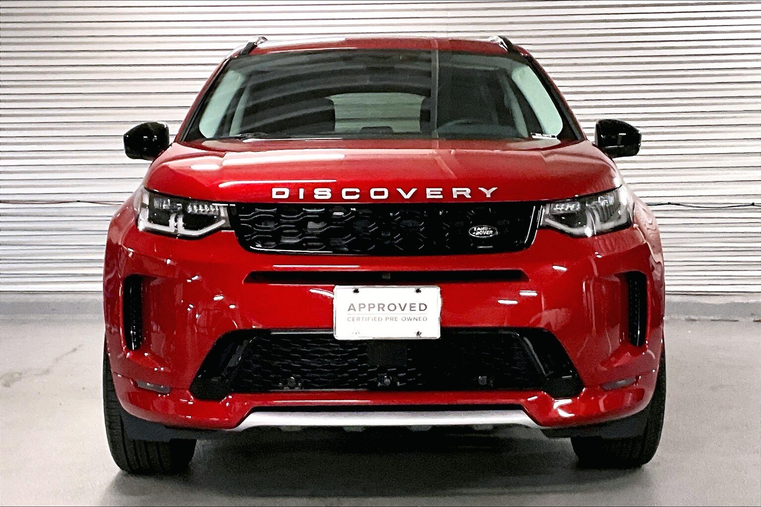 2025 Land Rover Discovery Sport S photo 2
