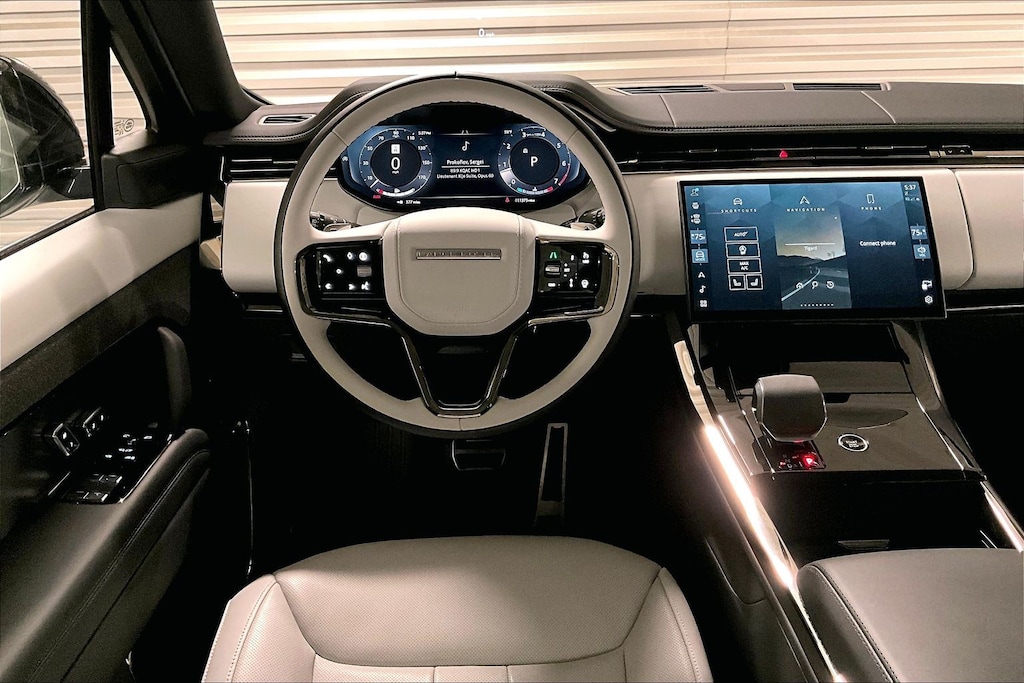 2025 Land Rover Range Rover Sport SE photo 3