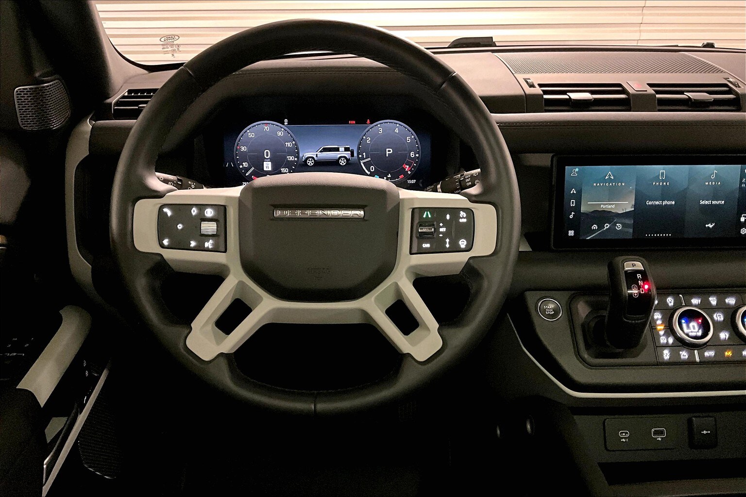 2024 Land Rover Defender 110 S photo 4