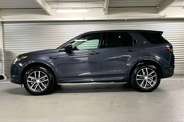 2025 Land Rover Discovery Sport S photo 3