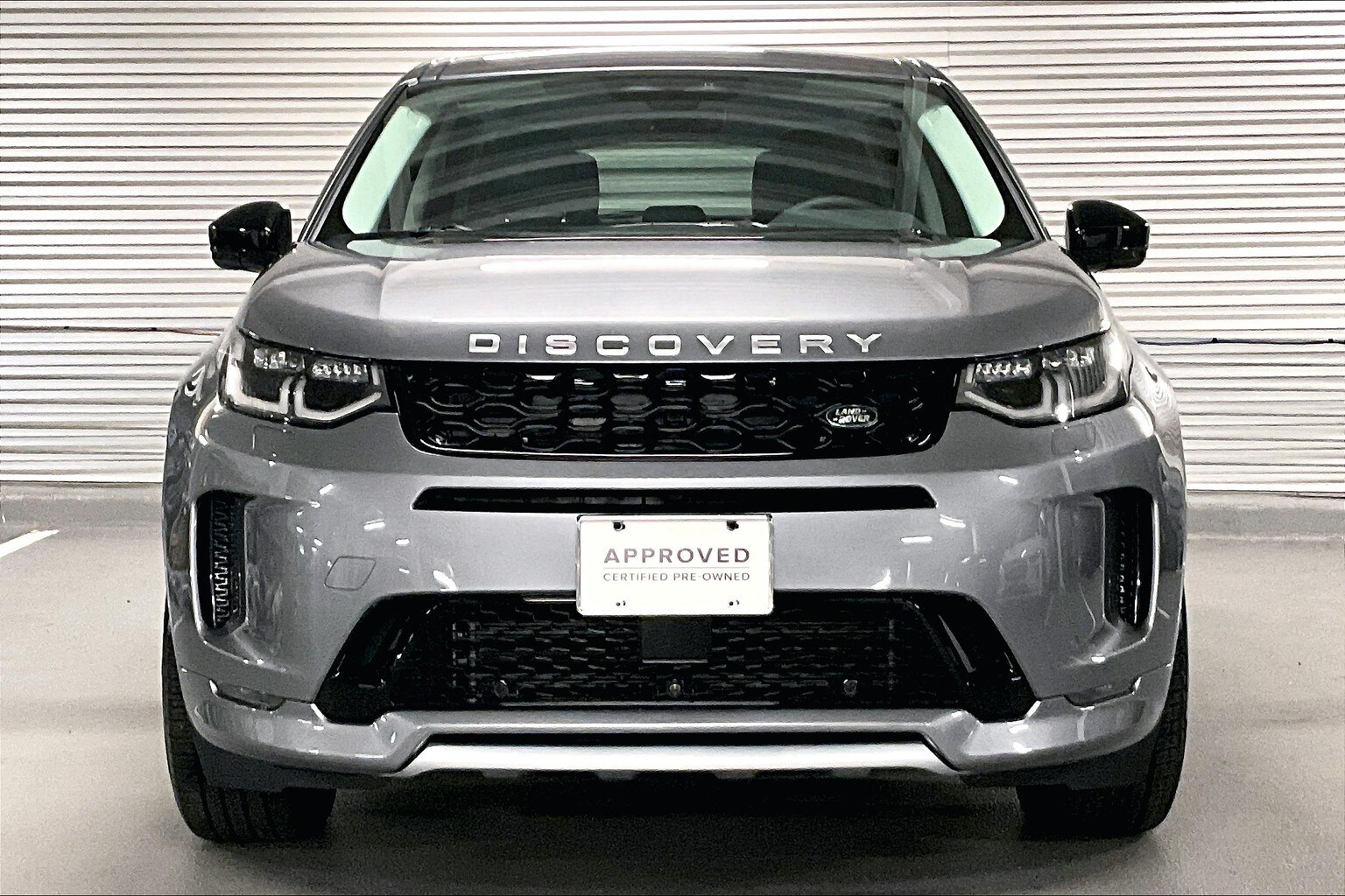 2025 Land Rover Discovery Sport S photo 2