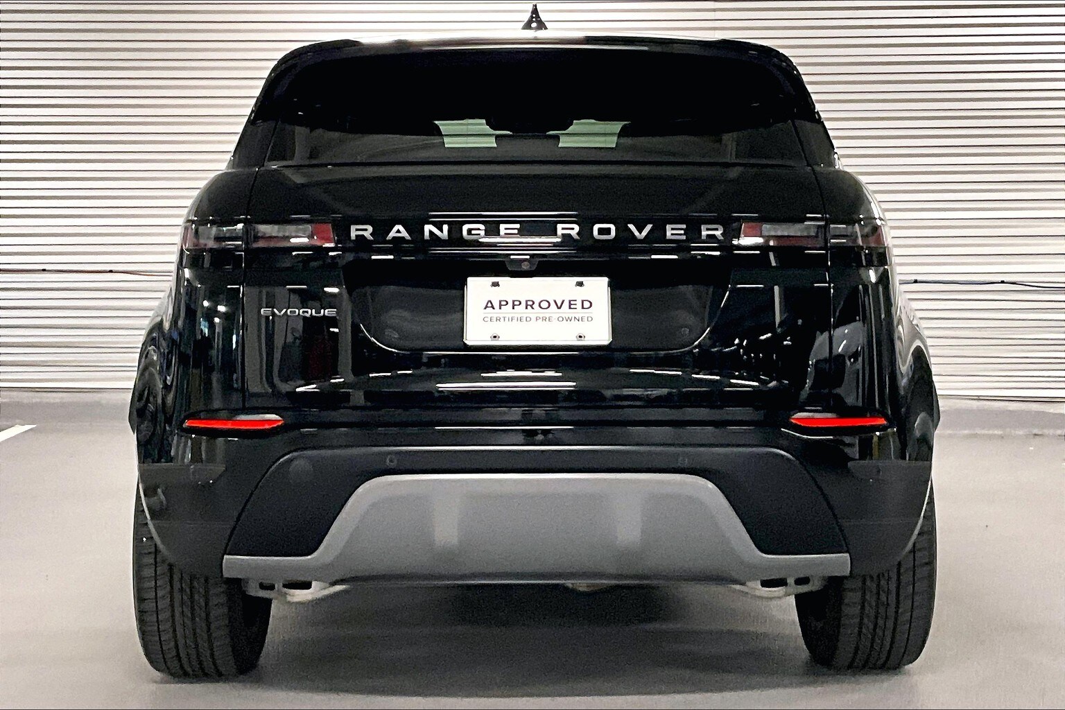 2024 Land Rover Range Rover Evoque S photo 3