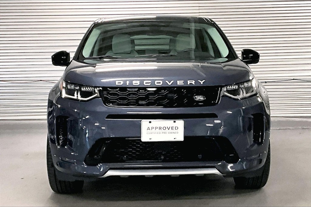 2025 Land Rover Discovery Sport S photo 2