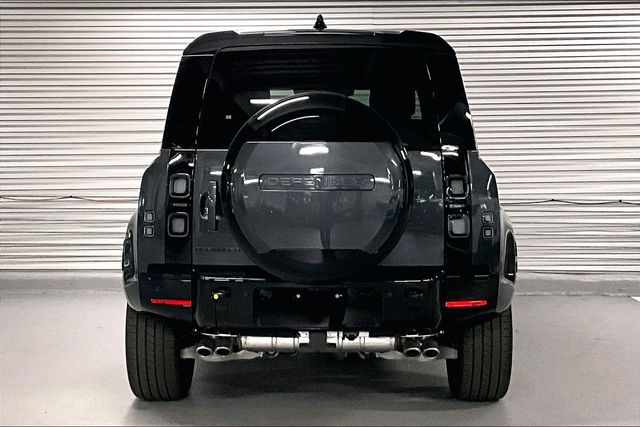 2026 Land Rover Defender V8 - Photo 5