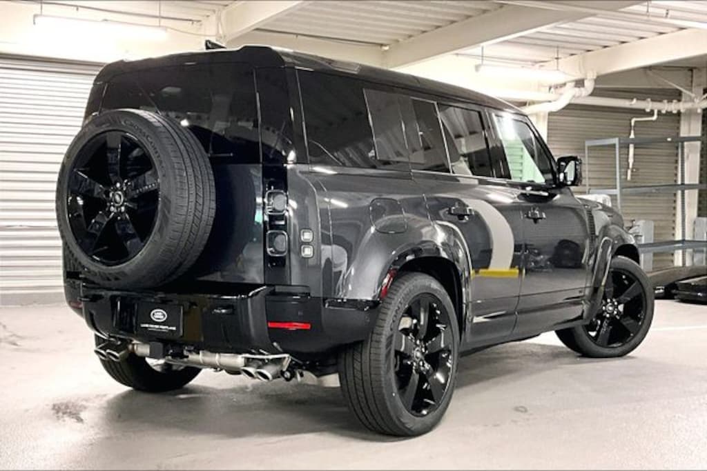 New 2025 Land Rover Defender 110 XV8 525PS SUV