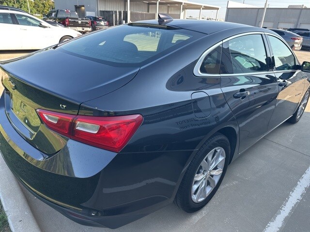 2023 Chevrolet Malibu 1LT photo 3
