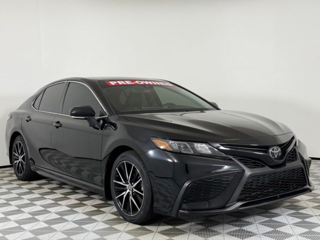 Used 2023 Toyota Camry SE Sedan