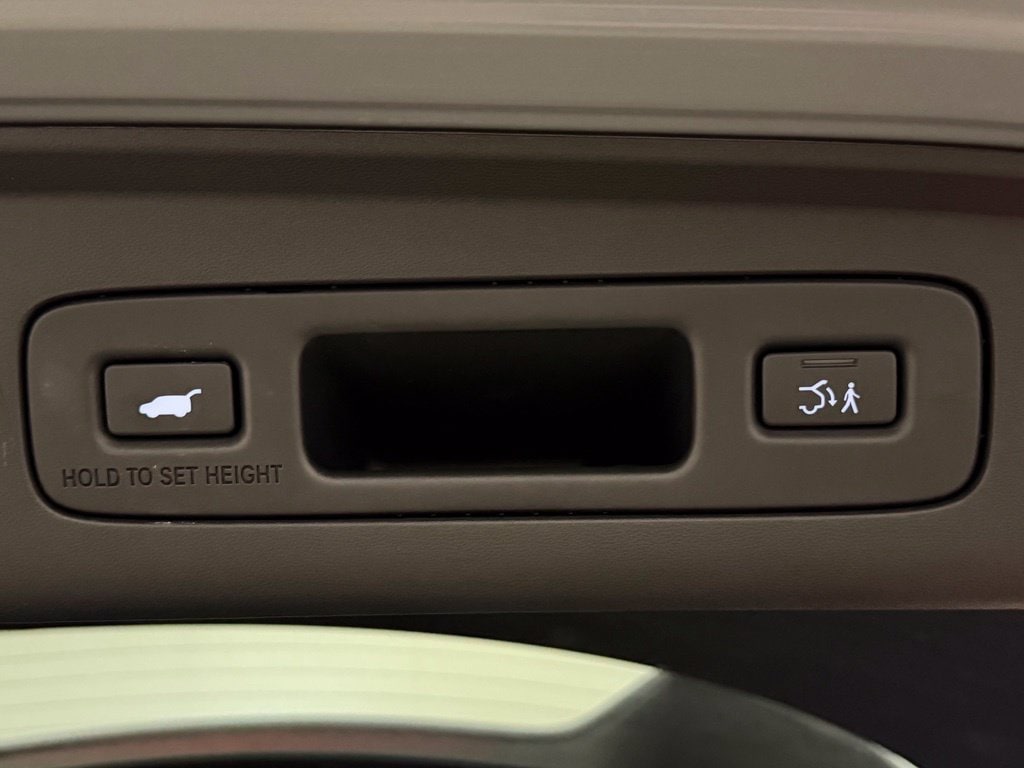 2025 Acura ADX Base - Photo 16