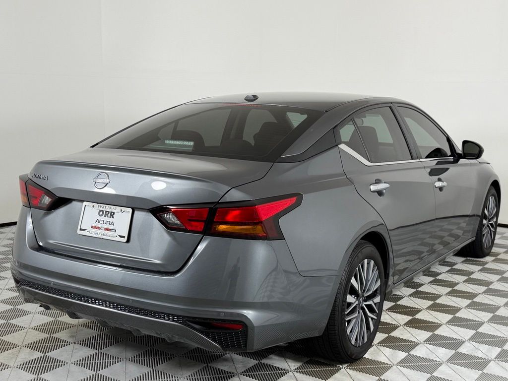 2025 Nissan Altima SV - Photo 9