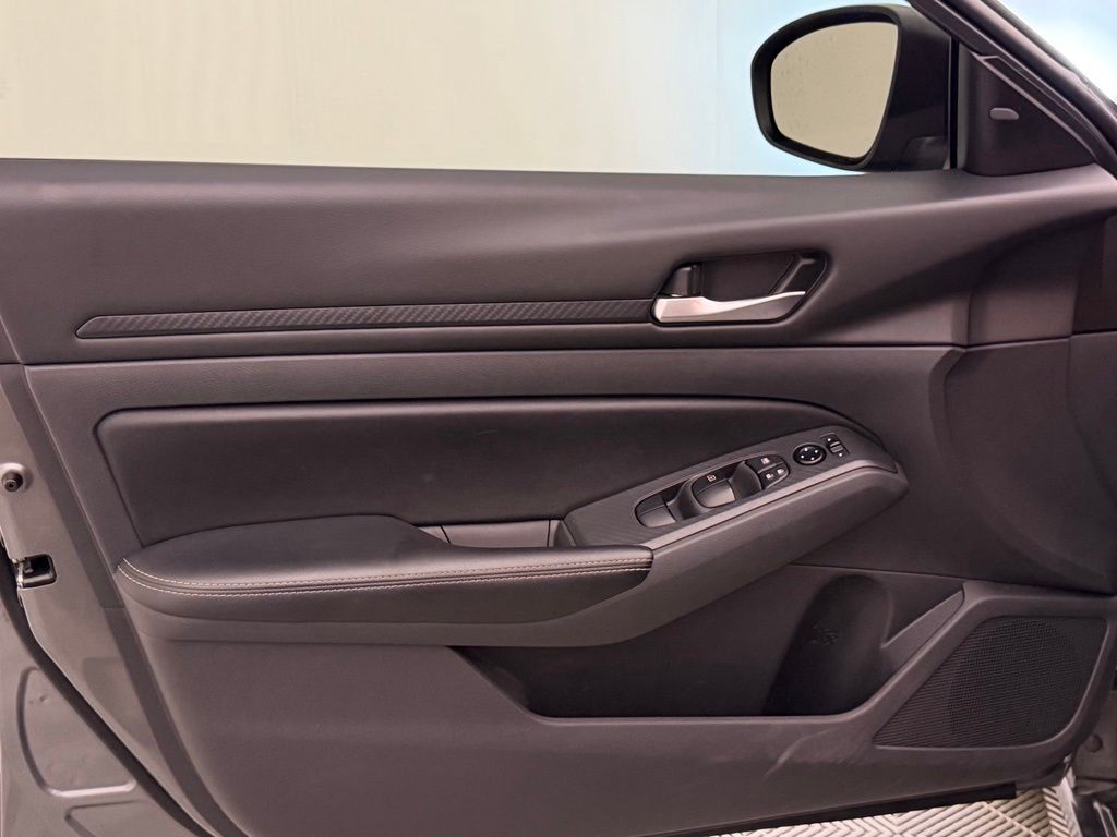 2025 Nissan Altima SV - Photo 19