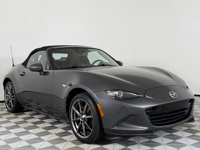 2019 Mazda MX-5 Miata Grand Touring's photo