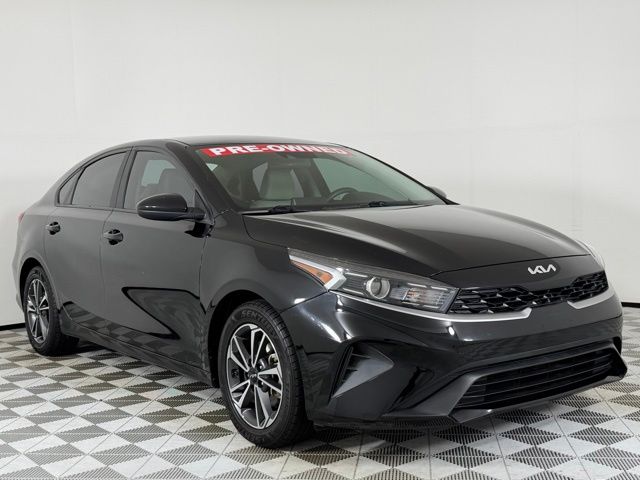 2023 Kia Forte LXS AT's photo