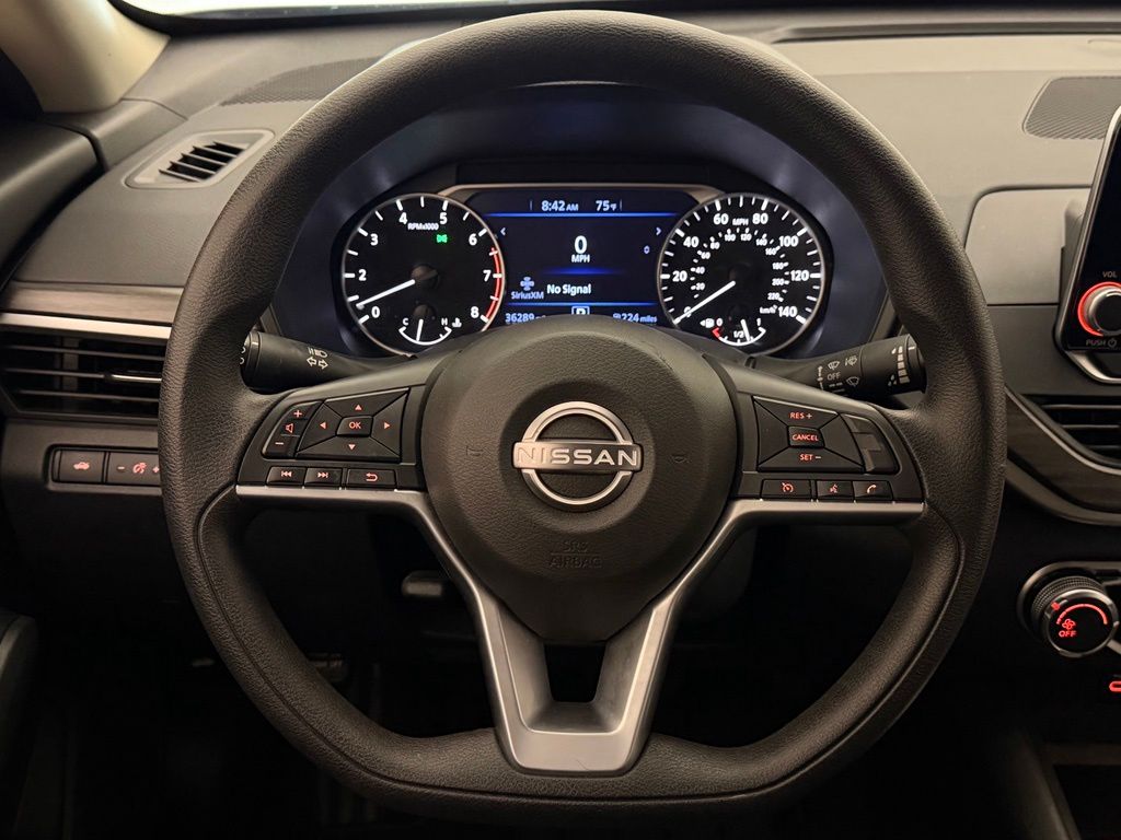 2025 Nissan Altima SV - Photo 27