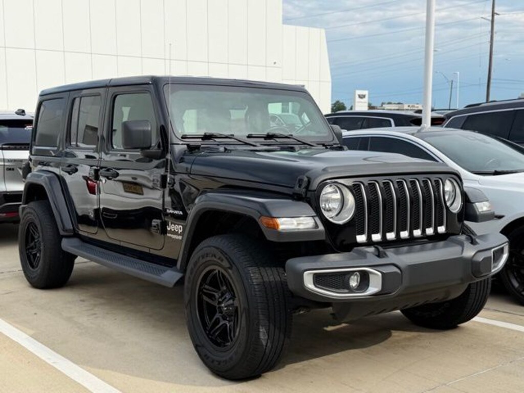 Used 2018 Jeep Wrangler Unlimited Sahara 4x4 SUV