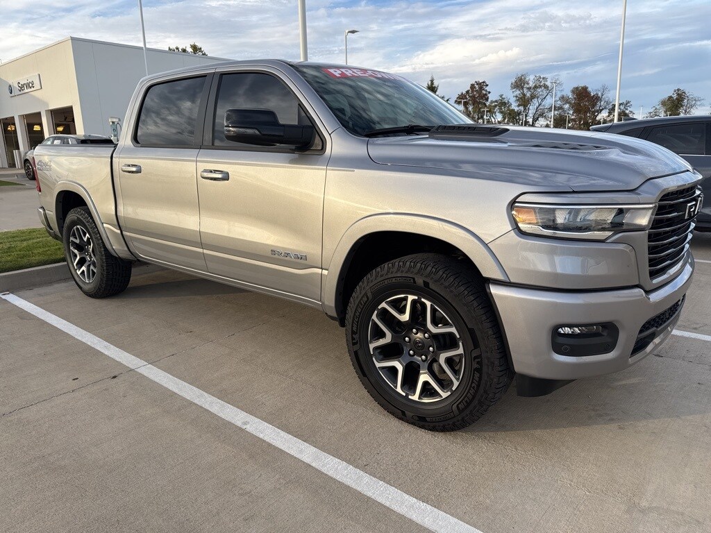 2025 Ram 1500 Laramie photo 3