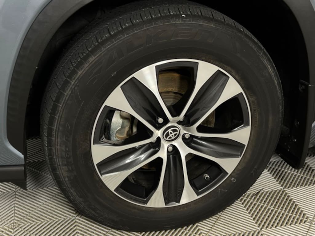 Used 2020 Toyota Highlander XLE SUV