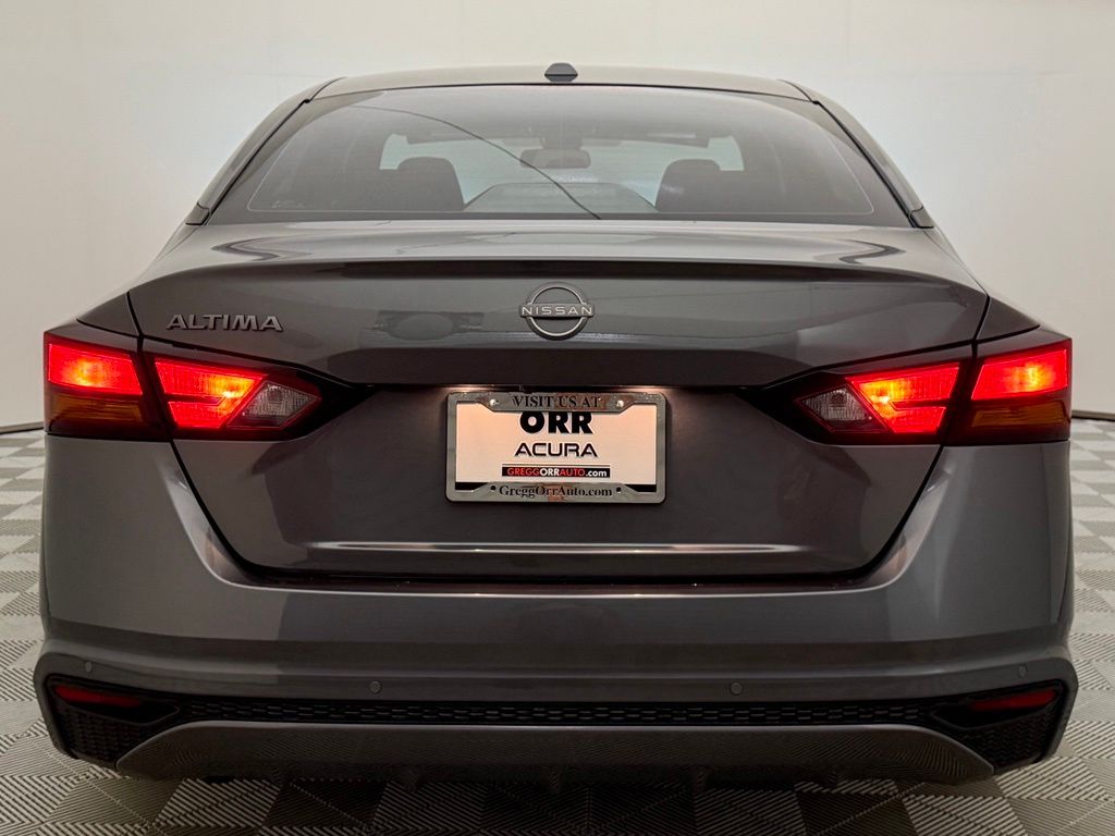 2025 Nissan Altima SV - Photo 13