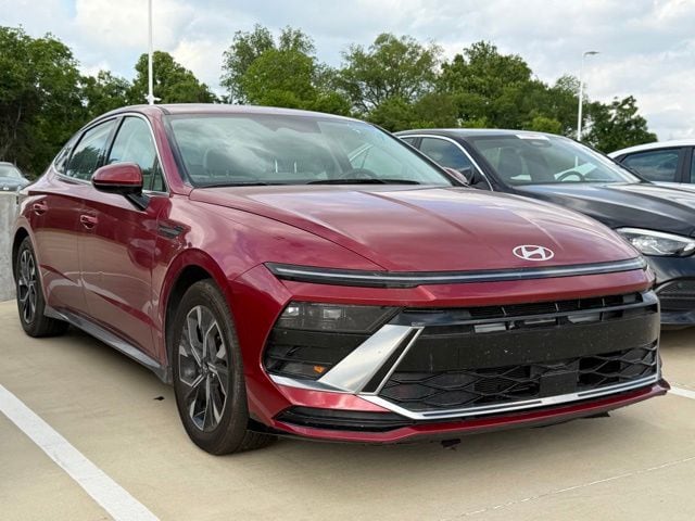 2025 Hyundai Sonata SEL's photo