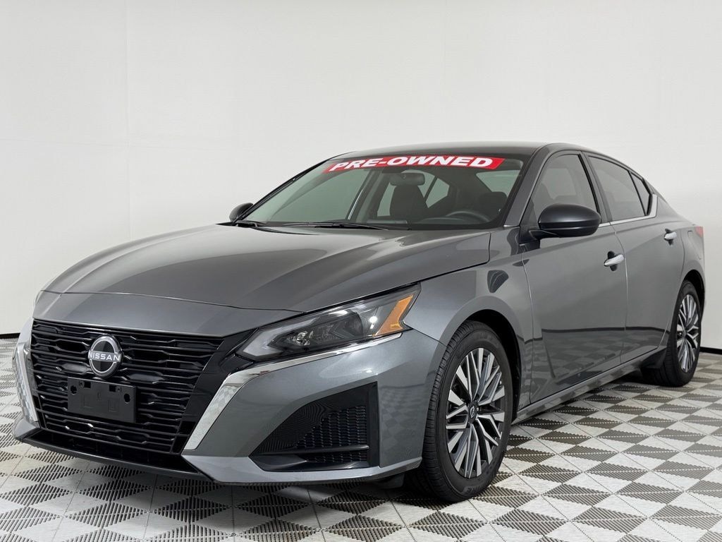 Used 2025 Nissan Altima SV Sedan