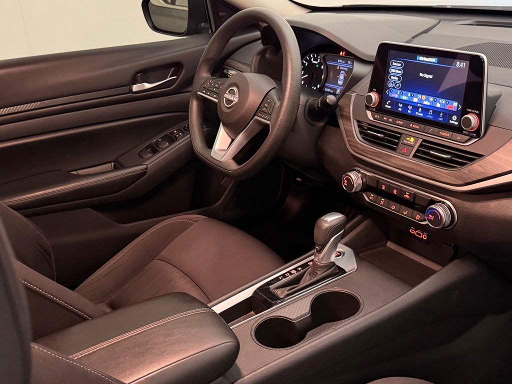 2025 Nissan Altima SV - Photo 23