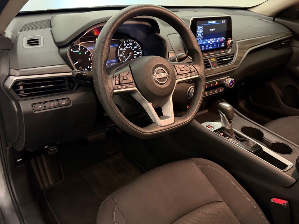 2025 Nissan Altima SV - Photo 15