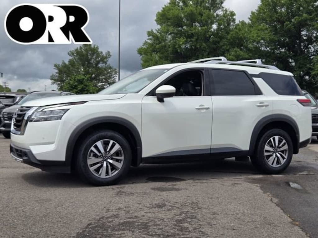 Used 2023 Nissan Pathfinder SL SUV