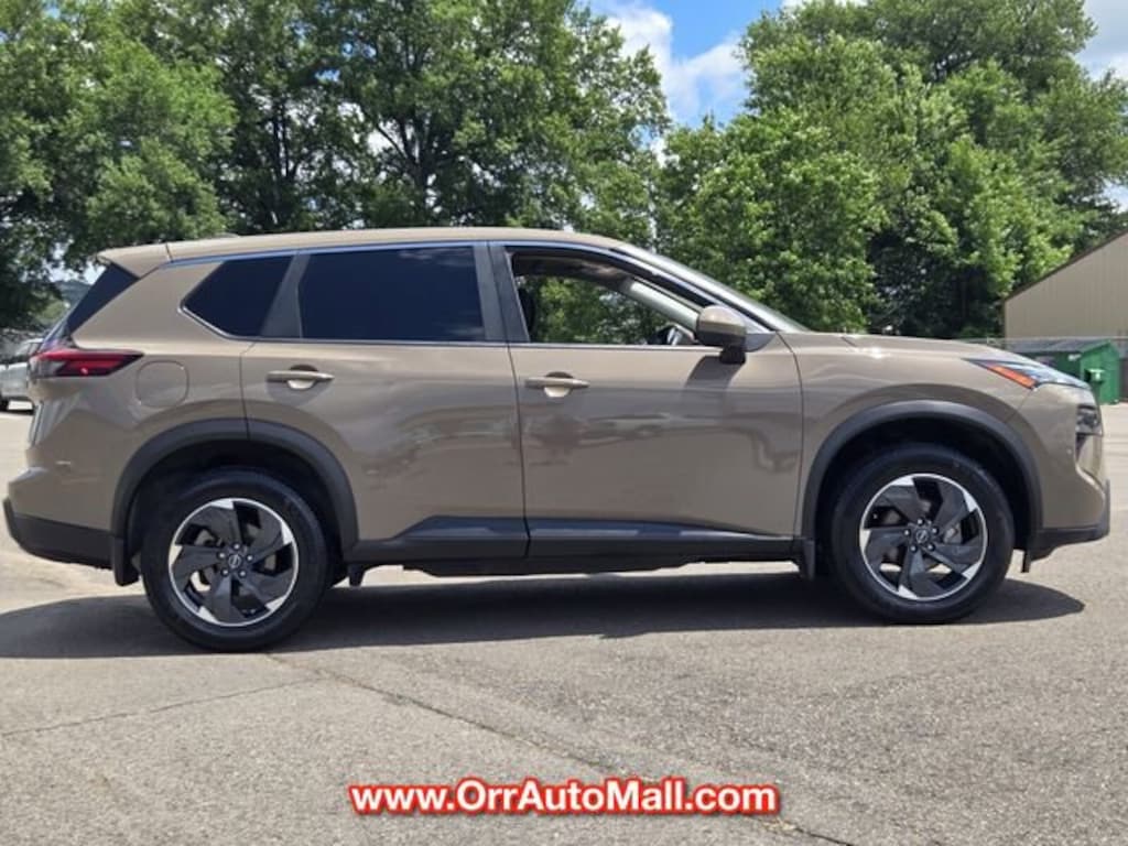 Used 2024 Nissan Rogue SV SUV
