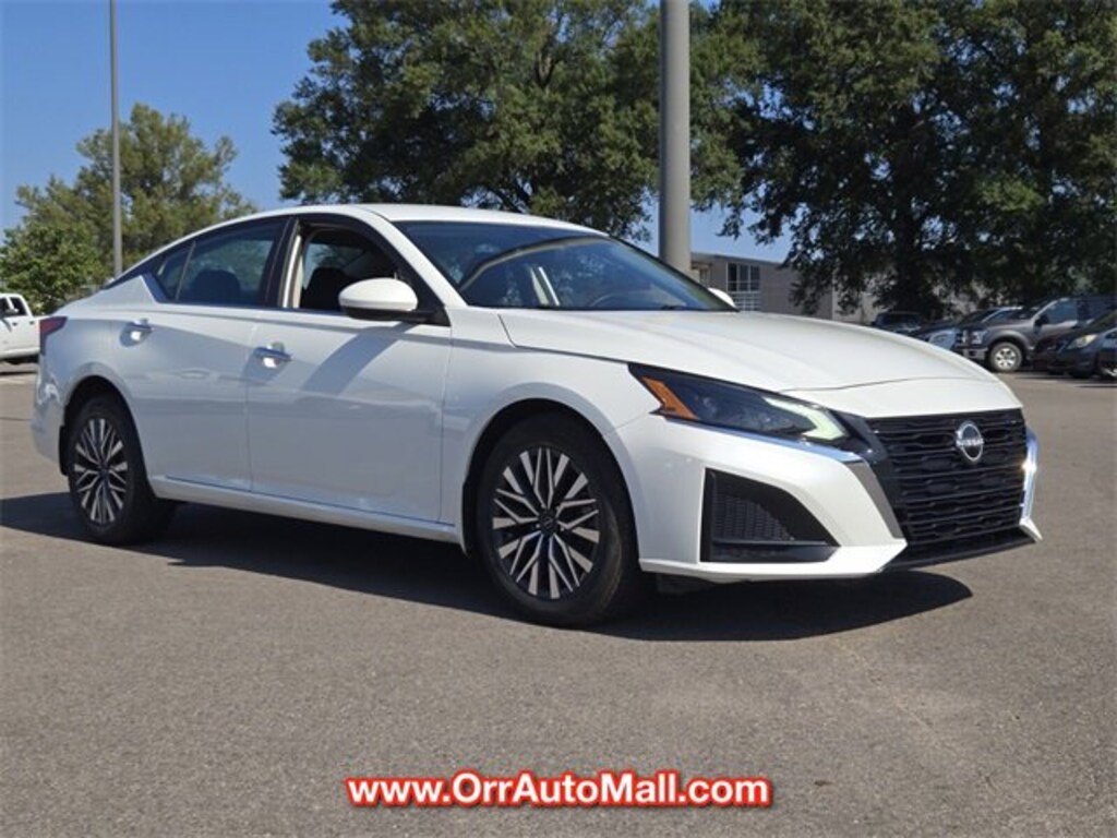 Used 2023 Nissan Altima 2.5 SV Sedan