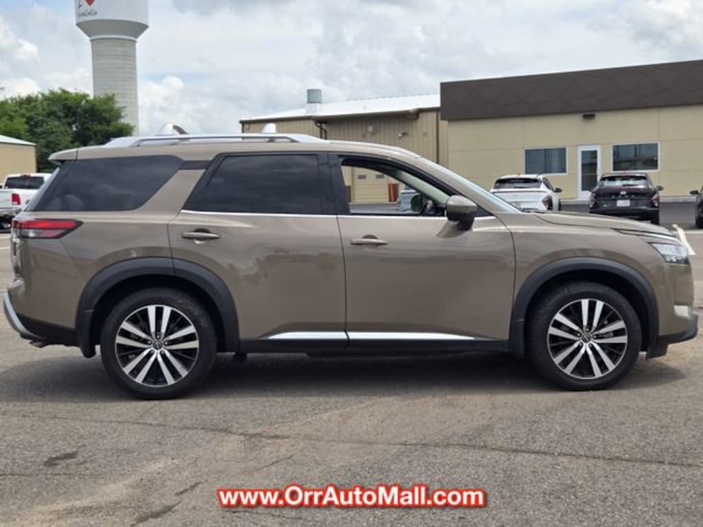 Used 2023 Nissan Pathfinder Platinum SUV