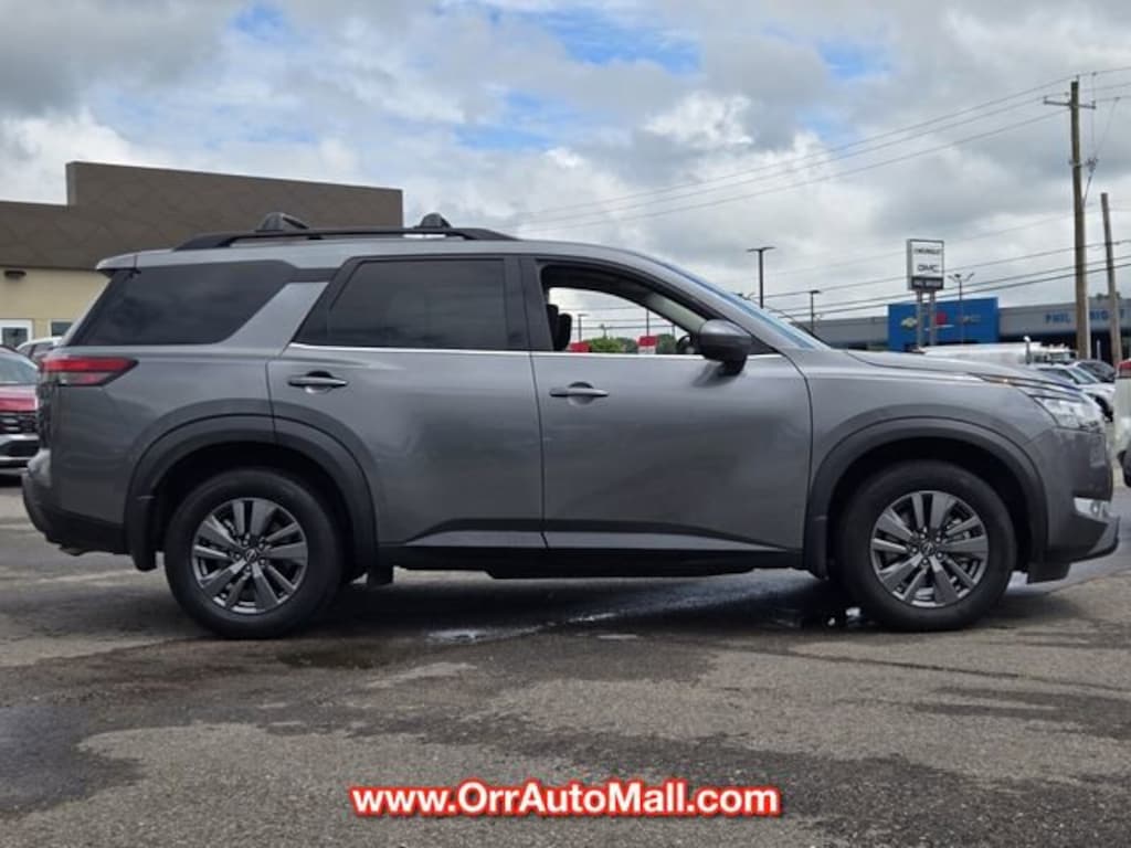 Used 2025 Nissan Pathfinder SV SUV