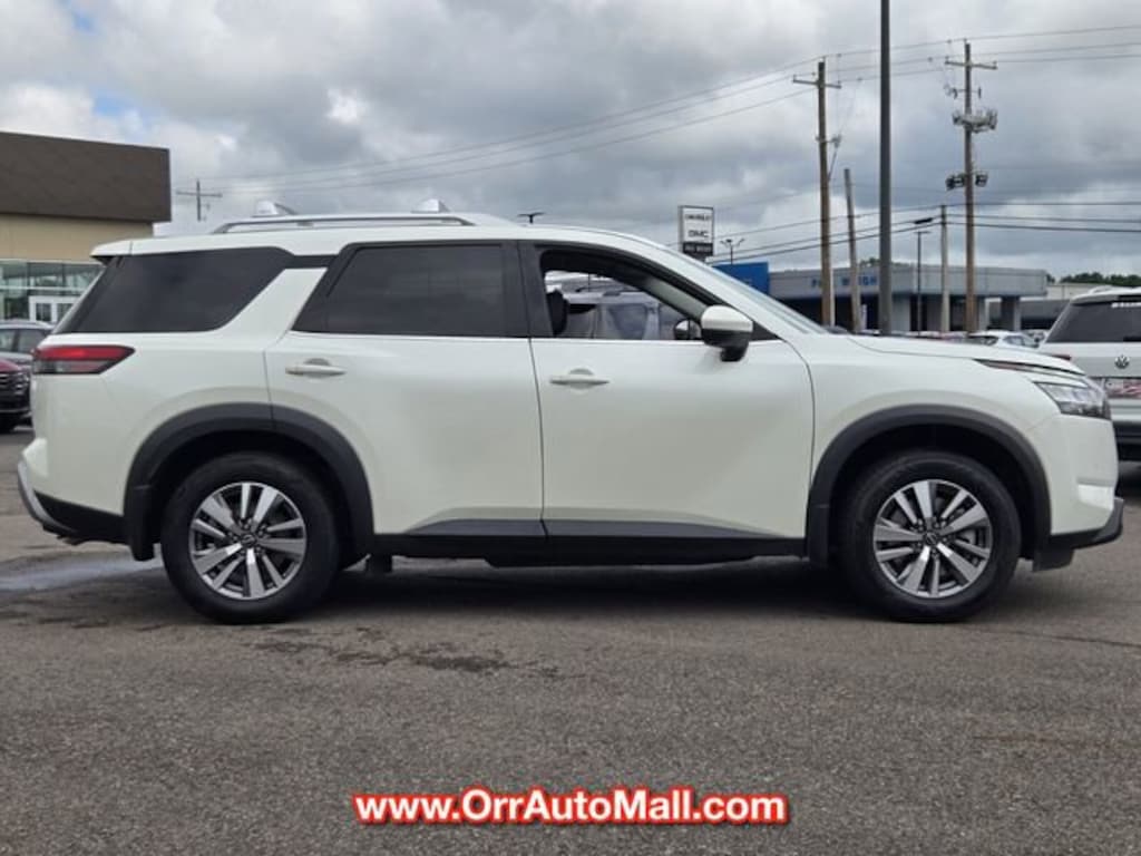 Used 2023 Nissan Pathfinder SL SUV