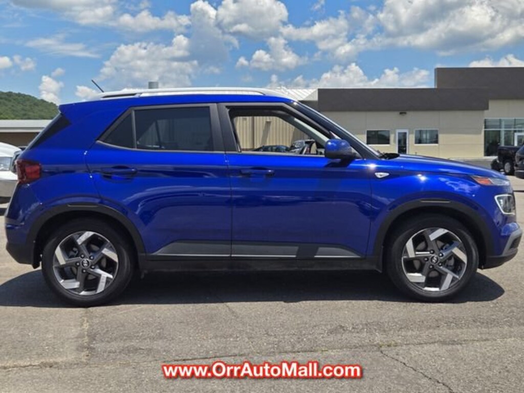 Used 2025 Hyundai Venue Limited SUV