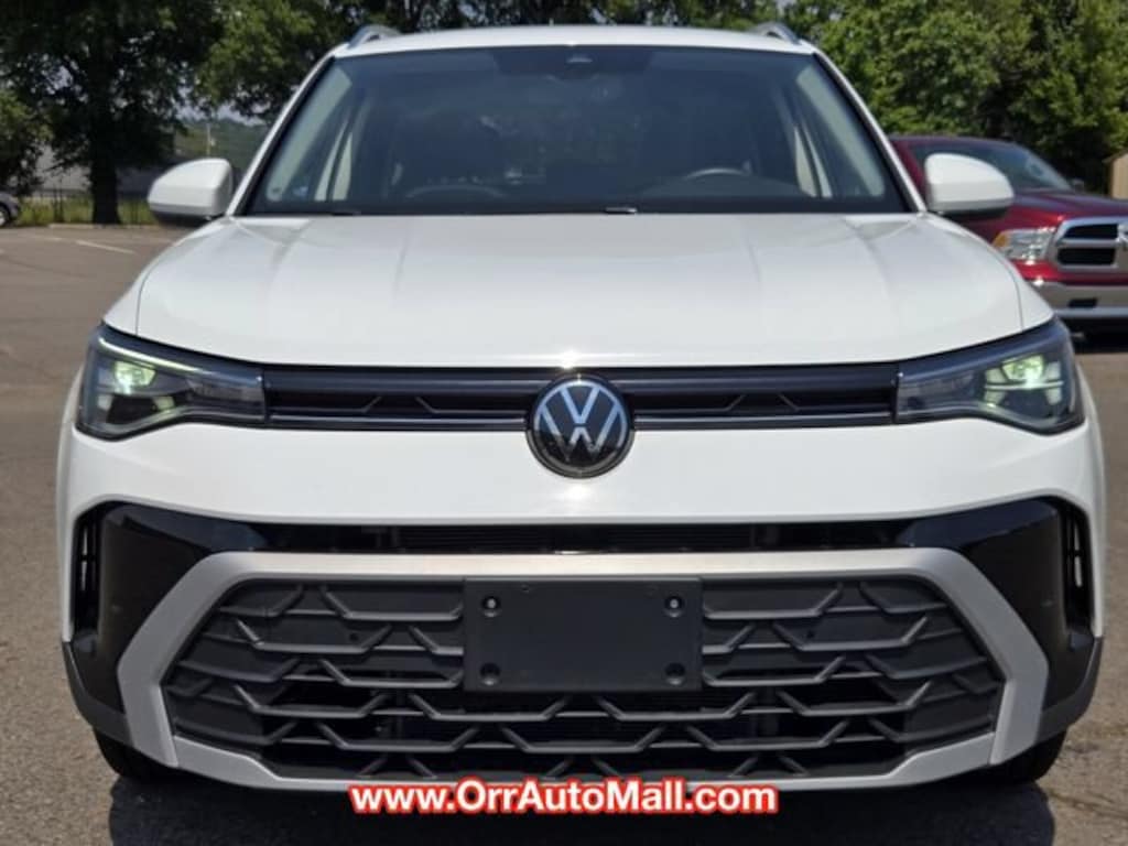 Used 2025 Volkswagen Taos 1.5T SE SUV