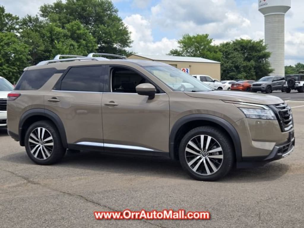 Used 2023 Nissan Pathfinder Platinum SUV
