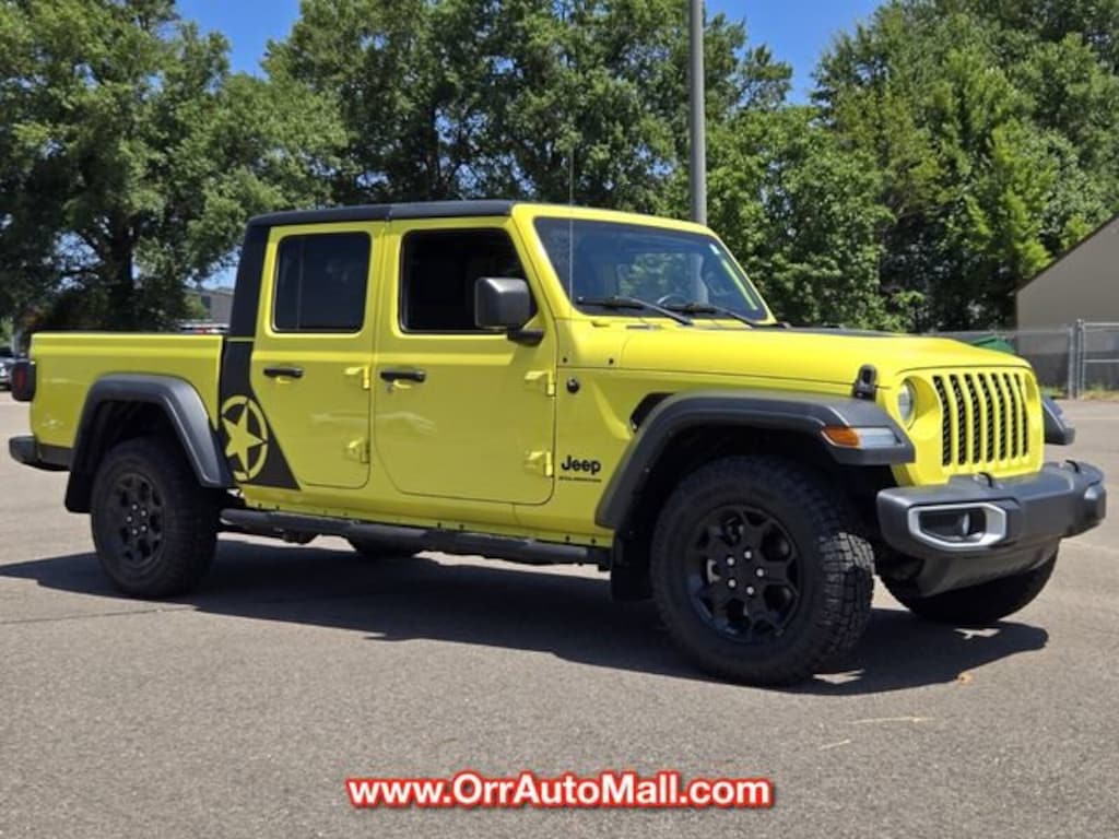 Used 2023 Jeep Gladiator Sport Truck Crew Cab