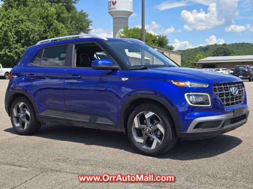 Used 2025 Hyundai Venue Limited SUV