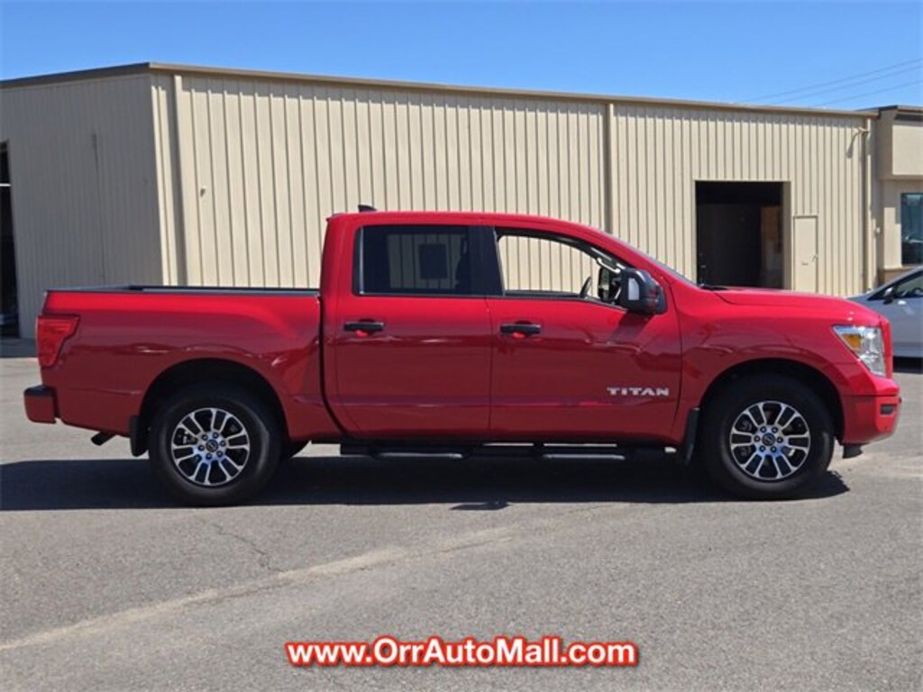 Used 2024 Nissan Titan SV Truck Crew Cab