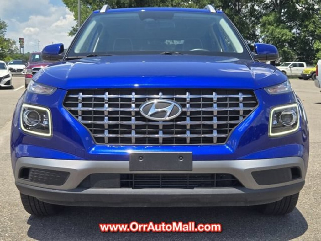 Used 2025 Hyundai Venue Limited SUV