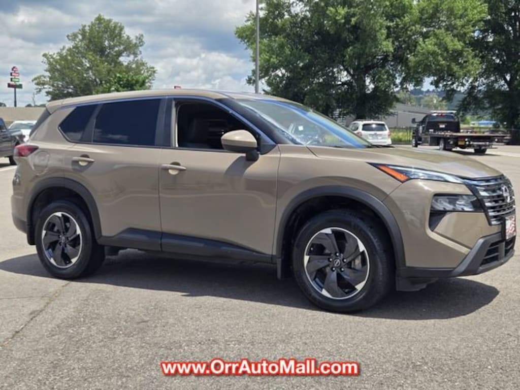 Used 2024 Nissan Rogue SV SUV