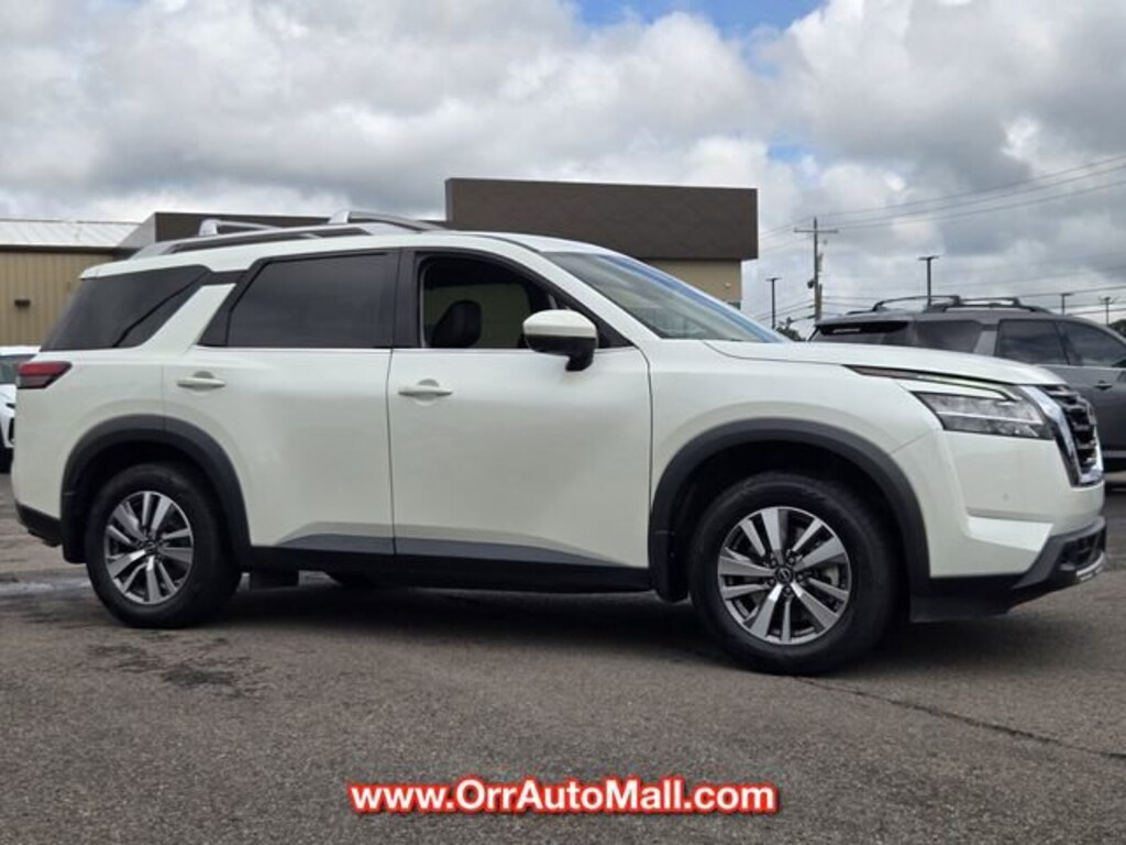 Used 2023 Nissan Pathfinder SL SUV