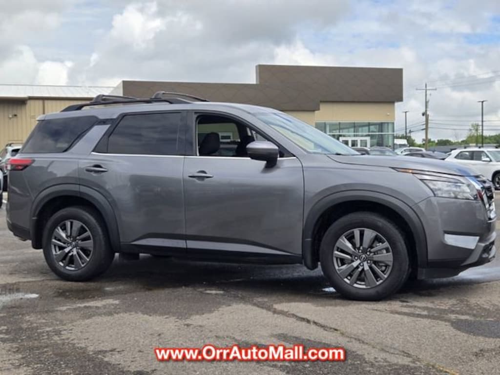Used 2025 Nissan Pathfinder SV SUV