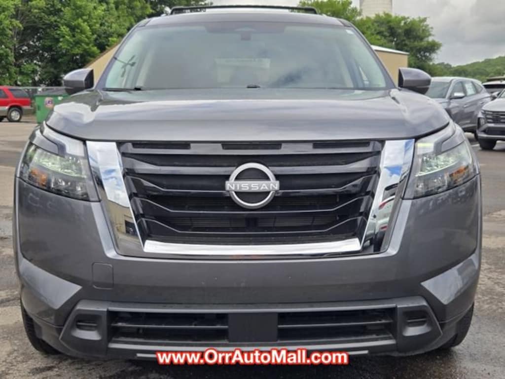 Used 2025 Nissan Pathfinder SV SUV